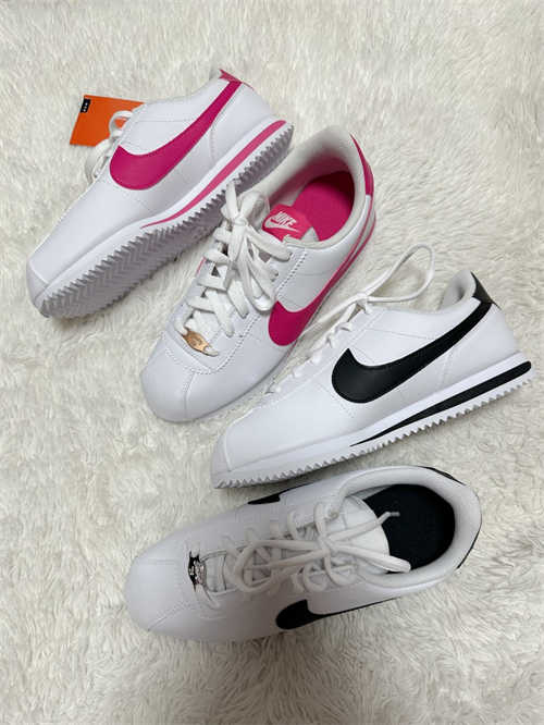 나이키 코르테즈 베이직 SL 화이트 블랙 904764-102 photo review