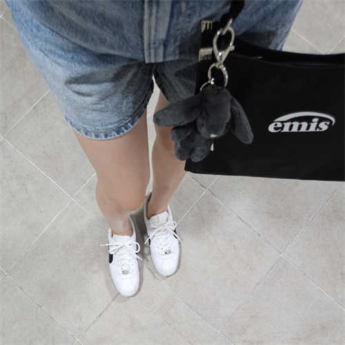 나이키 코르테즈 베이직 SL 화이트 블랙 904764-102 photo review