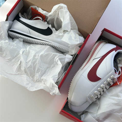 나이키 코르테즈 베이직 SL 화이트 블랙 904764-102 photo review