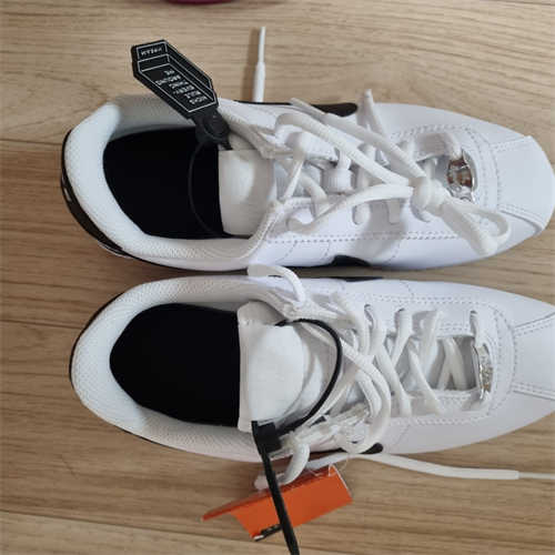 나이키 코르테즈 베이직 SL 화이트 블랙 904764-102 photo review