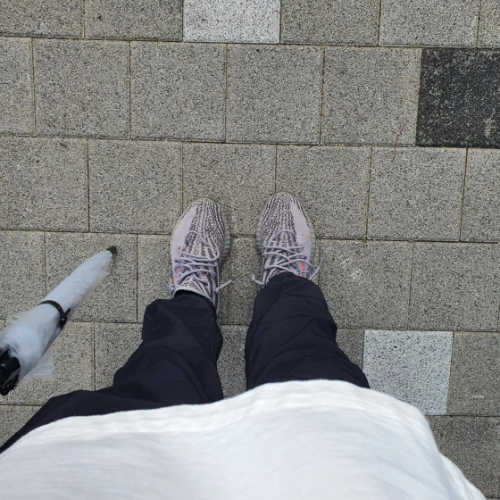 아디다스 이지 부스트 350 V2 벨루가 2.0 AH2203 photo review