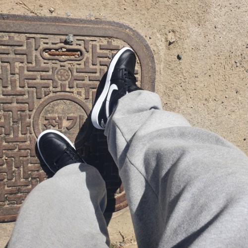 조던 1 로우 블랙 화이트 AO9944-001 photo review