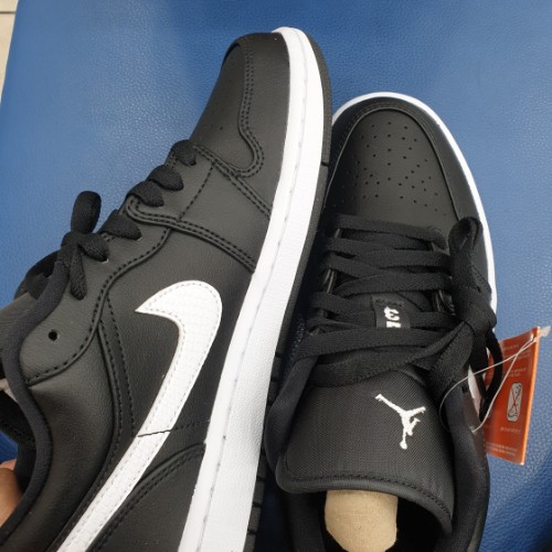 조던 1 로우 블랙 화이트 AO9944-001 photo review