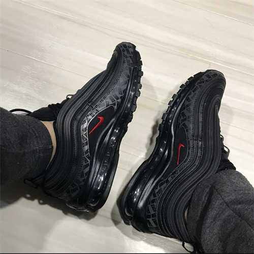 나이키 에어맥스 97 올 오버 프린트 블랙 레드 AR4259-001 photo review