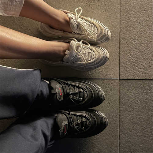 나이키 에어맥스 97 올 오버 프린트 블랙 레드 AR4259-001 photo review