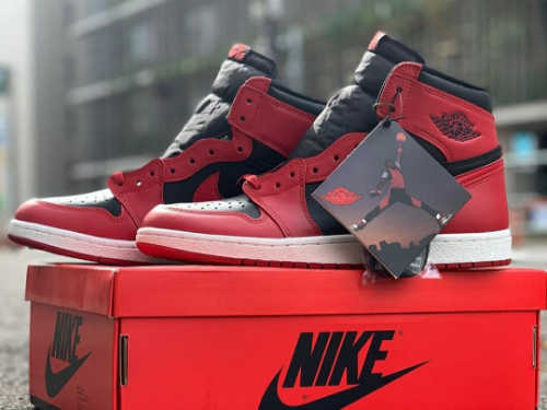 조던 1 하이 85 바시티 레드 BQ4422-600 photo review