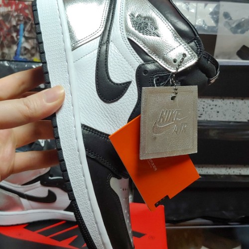 조던 1 레트로 하이 OG 실버토 CD0461-001 photo review