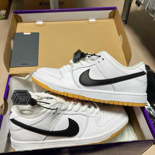 나이키 SB 덩크 로우 프로 화이트 앤 검 라이트 브라운 CD2563-101 photo review