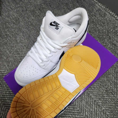 나이키 SB 덩크 로우 프로 화이트 앤 검 라이트 브라운 CD2563-101 photo review