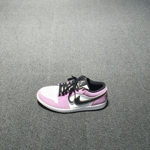 조던 1 로우 SE 바이올렛 쇼크 CK3022-503 photo review