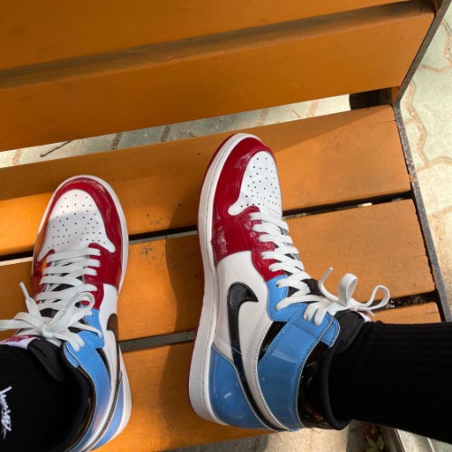 조던 1 레트로 하이 피어리스 UNC 시카고 CK5666-100 photo review