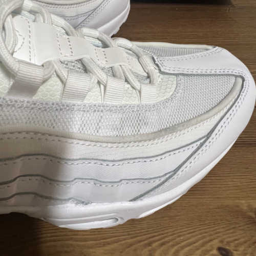 나이키 에어맥스 95 에센셜 트리플 화이트 CT1268-100 photo review