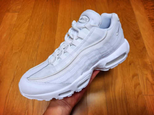 나이키 에어맥스 95 에센셜 트리플 화이트 CT1268-100 photo review