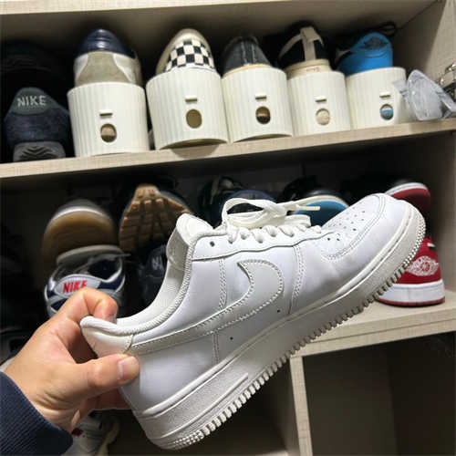 나이키 에어포스 1 '07 로우 화이트 CW2288-111 photo review