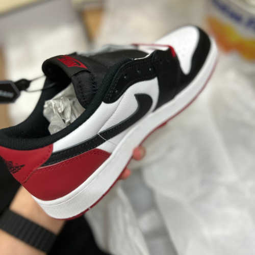 조던 1 레트로 로우 OG 블랙토 CZ0858-106 photo review