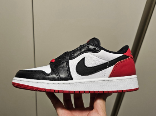 조던 1 레트로 로우 OG 블랙토 CZ0858-106 photo review