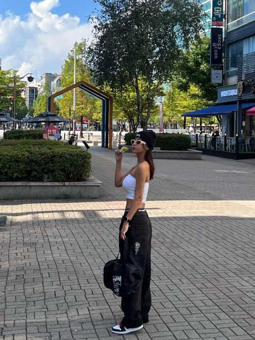 조던 1 레트로 로우 OG 블랙토 CZ0858-106 photo review