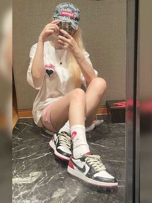 조던 1 레트로 로우 OG 블랙토 CZ0858-106 photo review