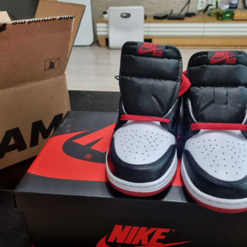 조던 1 레트로 로우 OG 블랙토 CZ0858-106 photo review