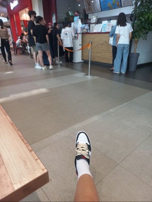 조던 1 레트로 로우 OG 블랙토 CZ0858-106 photo review