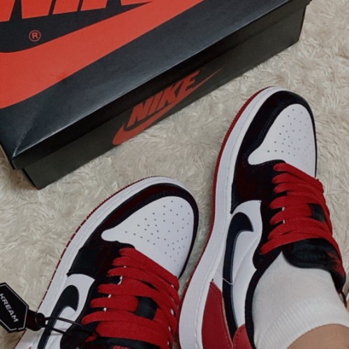 조던 1 레트로 로우 OG 블랙토 CZ0858-106 photo review