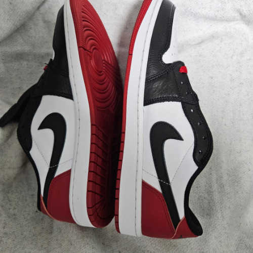 조던 1 레트로 로우 OG 블랙토 CZ0858-106 photo review