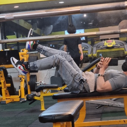 조던 1 로우 SE 멀티컬러 블랙토 CZ4776-101 photo review