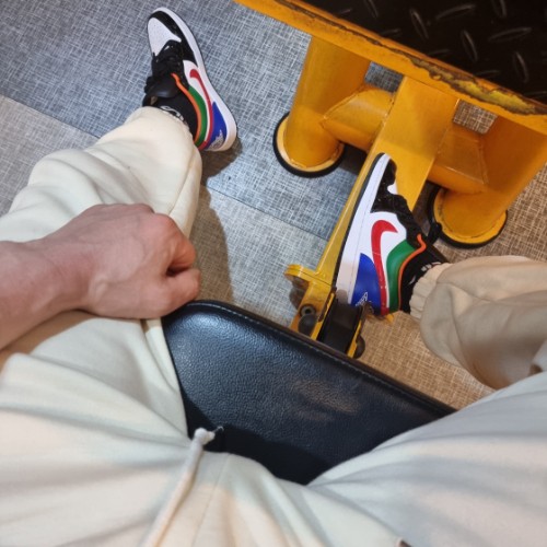 조던 1 로우 SE 멀티컬러 블랙토 CZ4776-101 photo review