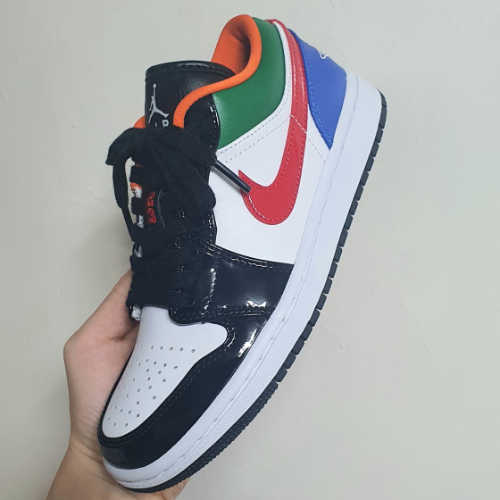 조던 1 로우 SE 멀티컬러 블랙토 CZ4776-101 photo review