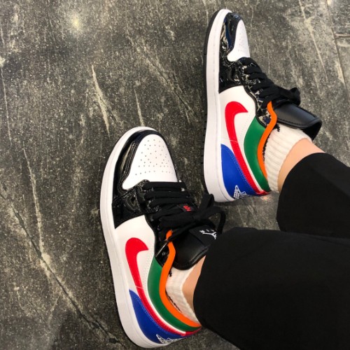 조던 1 로우 SE 멀티컬러 블랙토 CZ4776-101 photo review