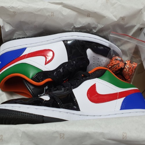 조던 1 로우 SE 멀티컬러 블랙토 CZ4776-101 photo review