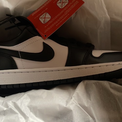 조던 1 로우 블랙 앤 화이트 DC0774-101 photo review