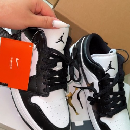 조던 1 로우 블랙 앤 화이트 DC0774-101 photo review