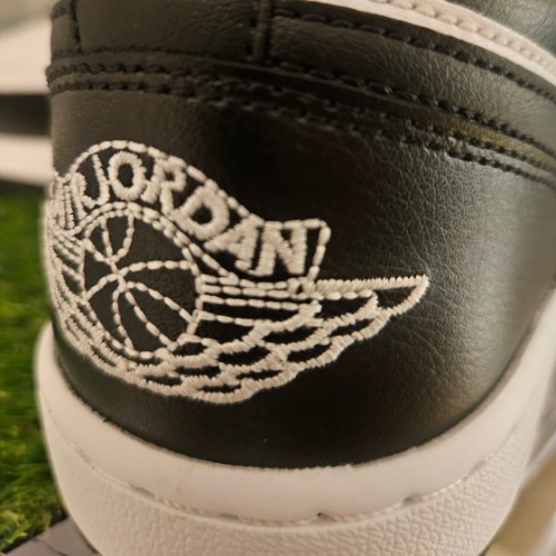 조던 1 로우 블랙 앤 화이트 DC0774-101 photo review