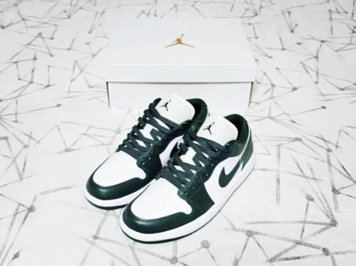 조던 1 로우 화이트 갈락틱 제이드 DC0774-113 photo review