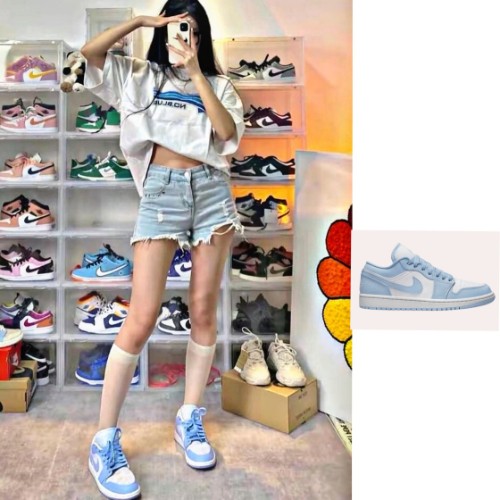 조던 1 로우 화이트 아이스 블루 DC0774-141 photo review