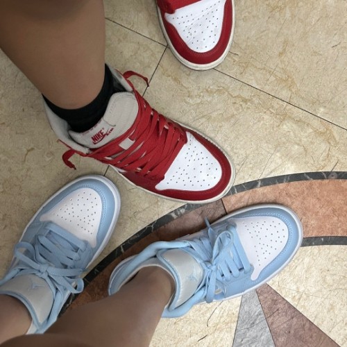 조던 1 로우 화이트 아이스 블루 DC0774-141 photo review