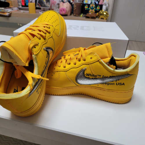 나이키 x 오프화이트 에어포스 1 '07 유니버시티 골드 DD1876-700 photo review