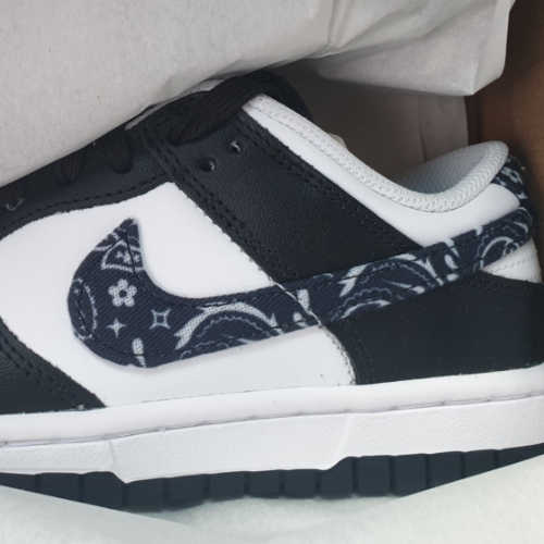 나이키 덩크 로우 에센셜 블랙 페이즐리 DH4401-100 photo review