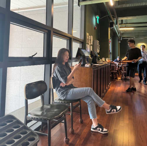 나이키 덩크 로우 에센셜 블랙 페이즐리 DH4401-100 photo review