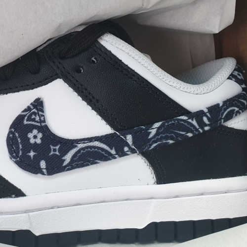 나이키 덩크 로우 에센셜 블랙 페이즐리 DH4401-100 photo review