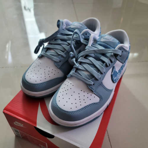 나이키 덩크 로우 에센셜 블루 페이즐리 DH4401-101 photo review