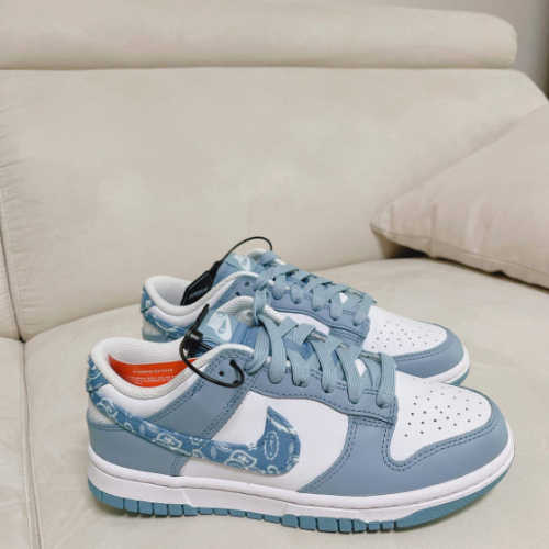 나이키 덩크 로우 에센셜 블루 페이즐리 DH4401-101 photo review