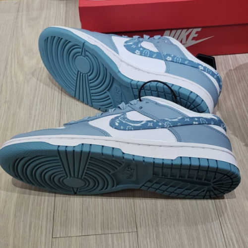 나이키 덩크 로우 에센셜 블루 페이즐리 DH4401-101 photo review