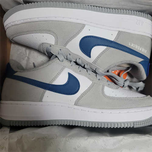 나이키 에어포스 1 LV8 애슬레틱 클럽 라이트 스모크 그레이 마리나 DH9597-001 photo review