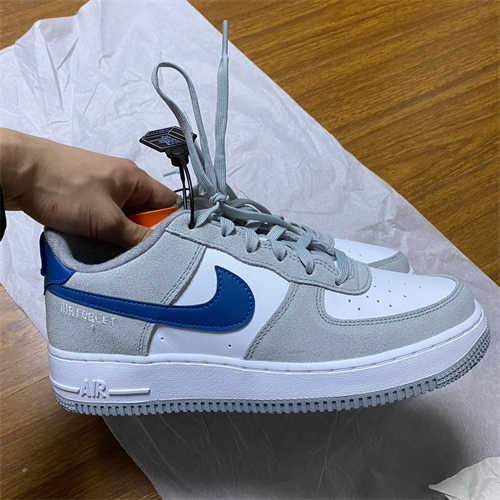 나이키 에어포스 1 LV8 애슬레틱 클럽 라이트 스모크 그레이 마리나 DH9597-001 photo review