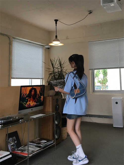 나이키 에어포스 1 LV8 애슬레틱 클럽 라이트 스모크 그레이 마리나 DH9597-001 photo review