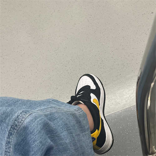 나이키 에어포스 1 LV8 애슬레틱 클럽 블랙 다크 설퍼 DH9597-002 photo review