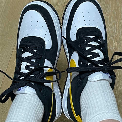 나이키 에어포스 1 LV8 애슬레틱 클럽 블랙 다크 설퍼 DH9597-002 photo review