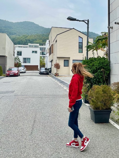 조던 1 레트로 하이 OG 바시티 레드 DJ4891-061 photo review